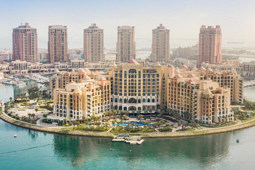 أحد فنادق قطر على البحر المميزَّة