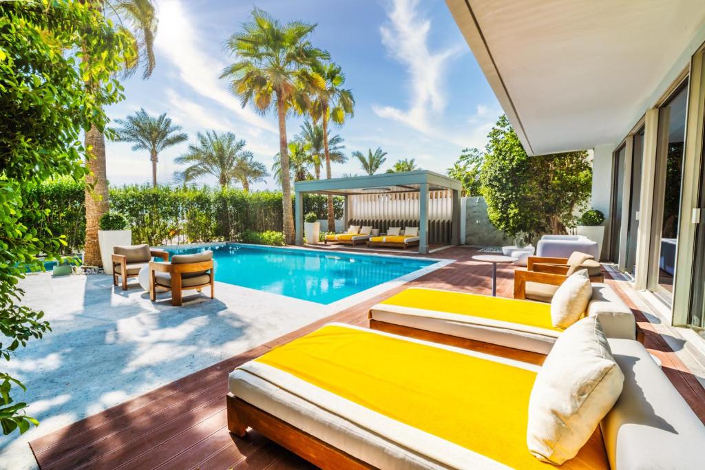 من منتجعات النخلة دبي المميزَّة